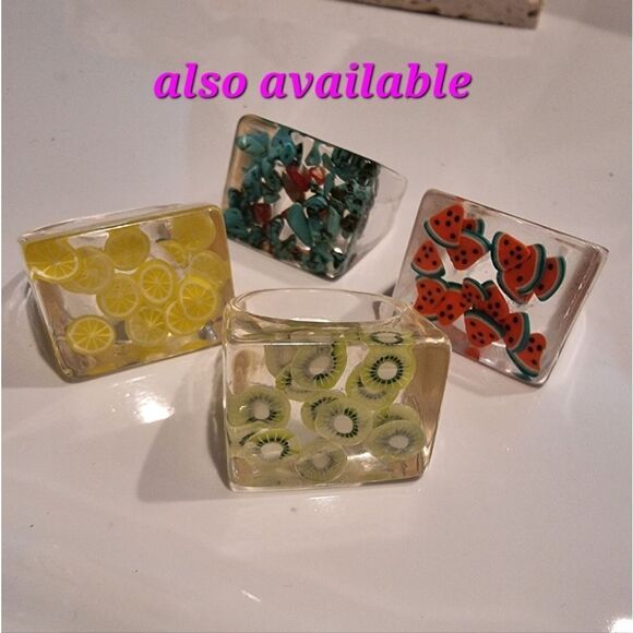 New URBAN OUTFITTERS lemon Acrylic Ring - Picture 8 of 8